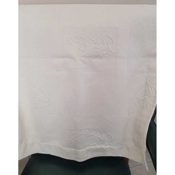 Bates of Maine Off White Embossed Pillow Sham sz 25" x 30" - Picture 1 of 8